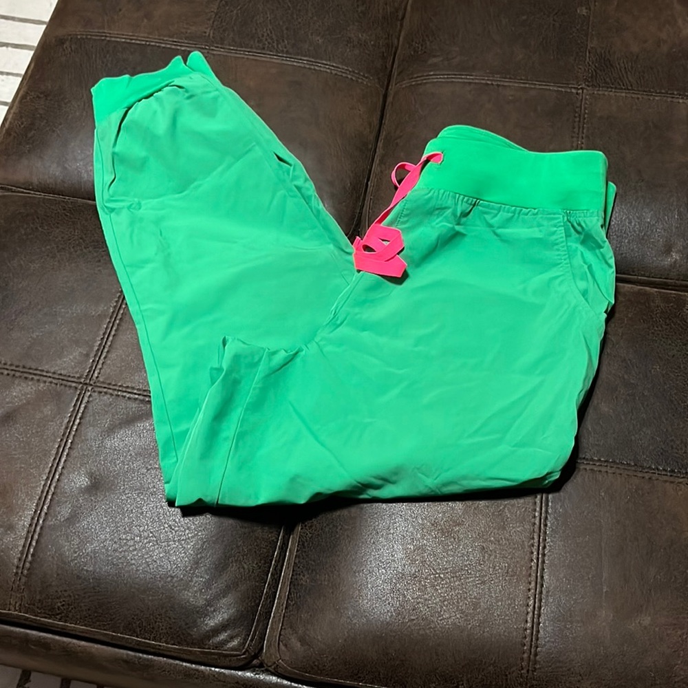 Women’s Figs scrub pant joggers